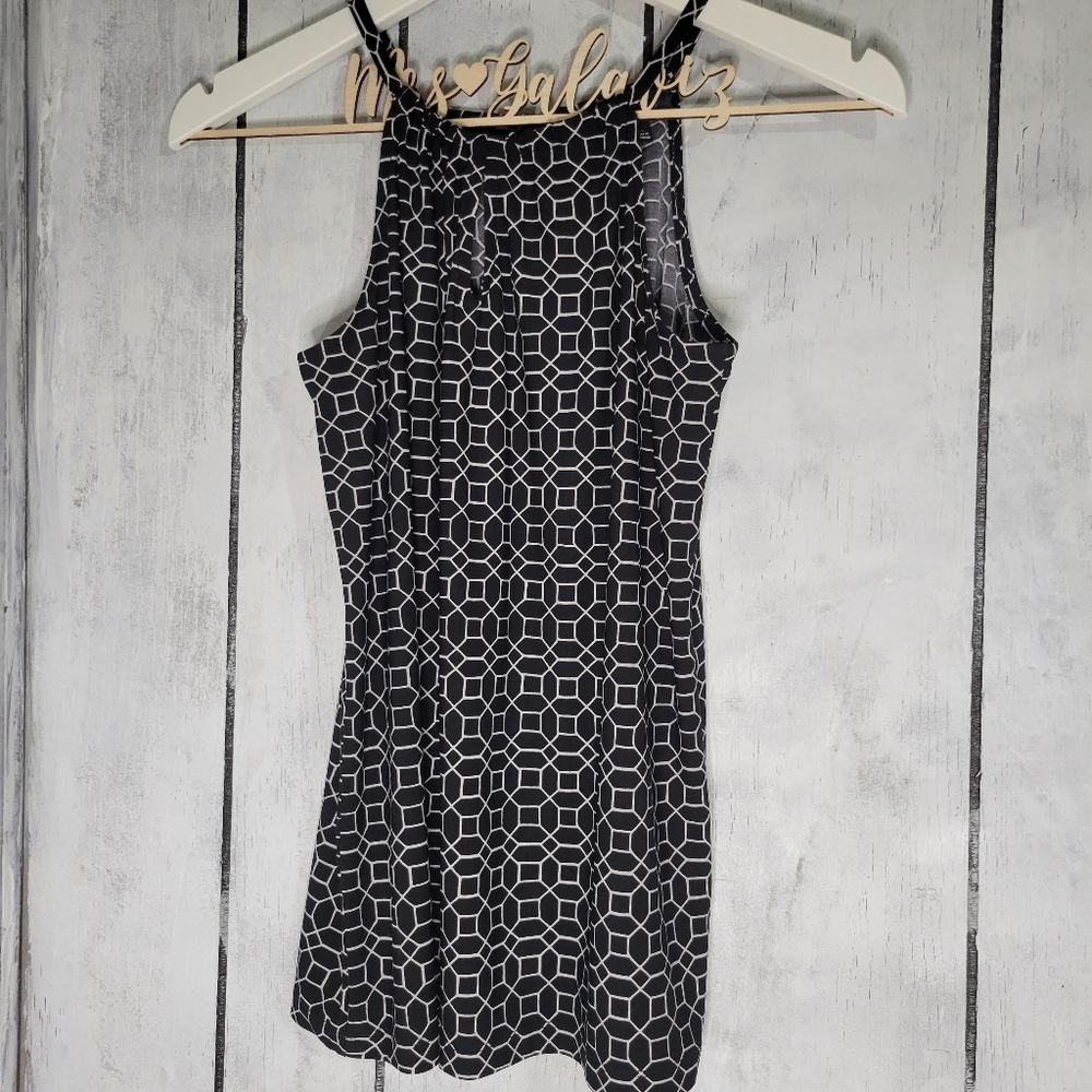 {3/$20} The Limited Black and White Geometic Top